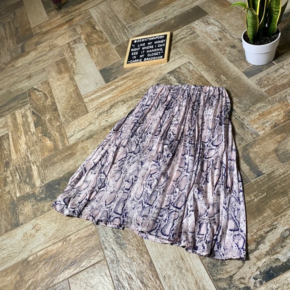 Snake Skin Midi Pleated Skirt - Picture 3 of 8